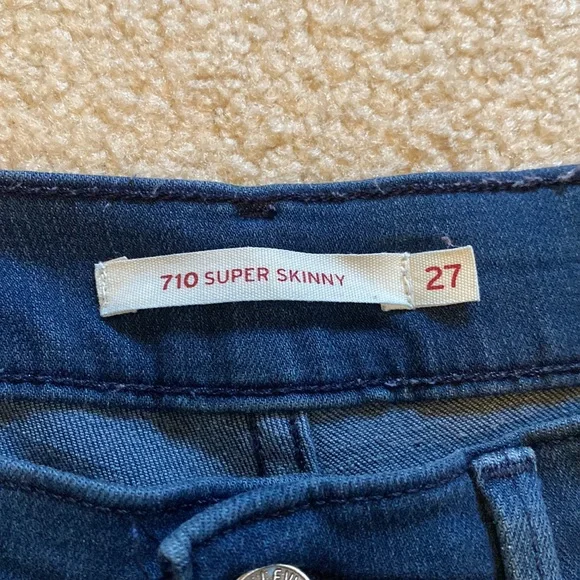 🌺HOST PICK 🌺 Levi’s 710 super skinny blue jeans - Picture 4 of 4